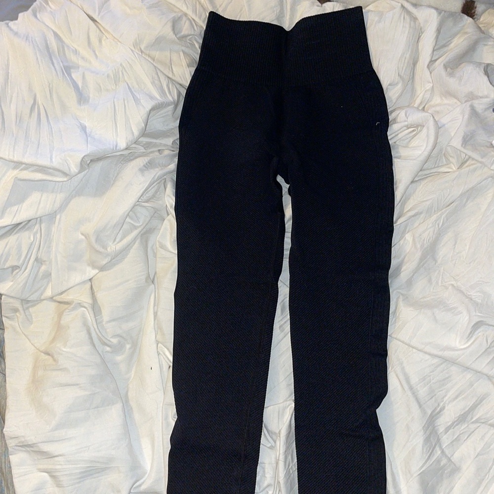 Size Medium Zyia Active leggings - black